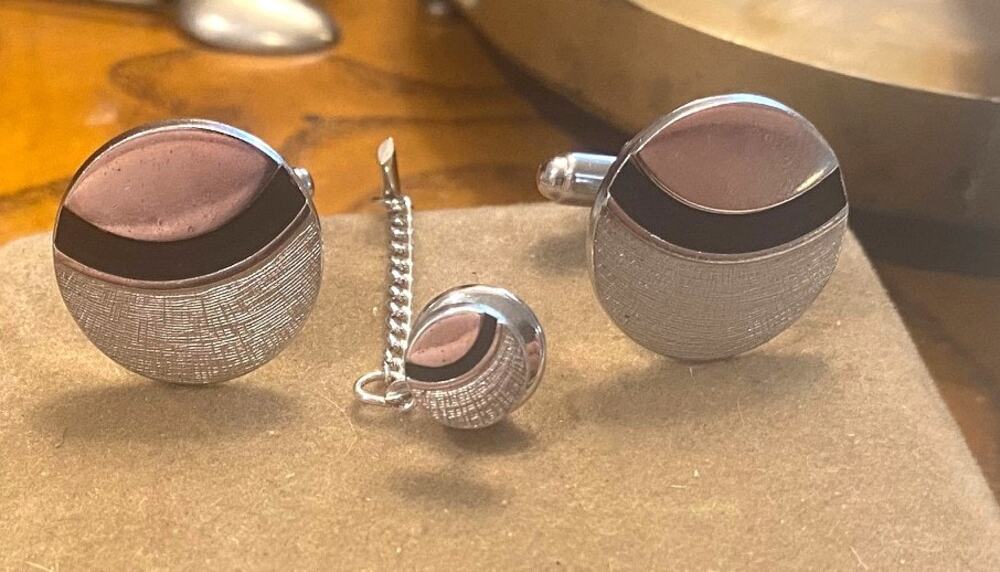 VTG Anson Silver Tone and Black Circle Design Cufflinks and Tie Pin